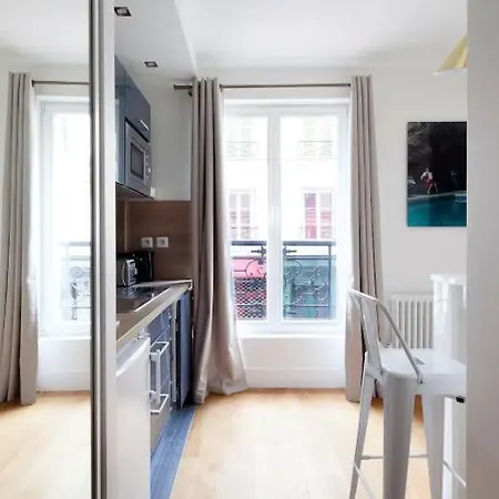 Cmg Saint Paul / Rivoli V Apartment